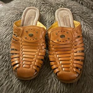 Women’s Vintage Woven Leather Slide Sandals (8 )